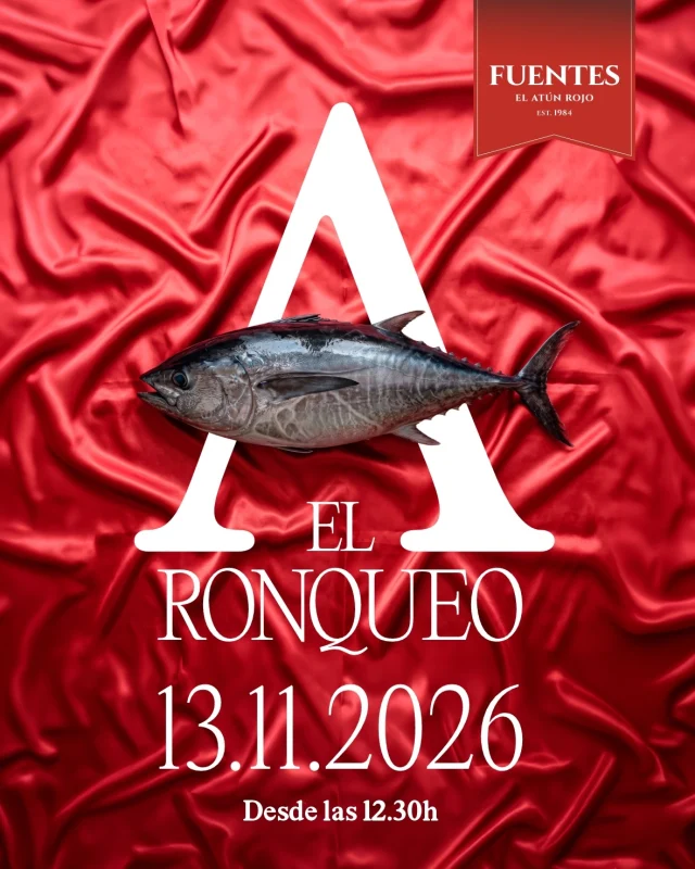 Una experiencia alrededor del atún rojo en uno de los escenarios más especiales del Mar Menor. 
🐟
El próximo 13 de noviembre, desde las 12:30 h, Armonía Beach Club acoge un ronqueo en directo de la mano de @atunrojofuentes , para descubrir de cerca el arte, la tradición y los diferentes cortes de una pieza excepcional.
🍣 
El recorrido gastronómico continuará con estaciones de sushi, degustaciones y un menú en mesa creado especialmente para la ocasión, con diferentes elaboraciones a partir del atún rojo.
🎻 
Durante toda la jornada, la música en directo acompañará la experiencia con actuaciones de violín y saxofón. Y por la tarde, la sobremesa continúa con DJ afrohouse frente al mar.
✨ 
Plazas limitadas. La experiencia tiene un precio de 110 € por persona.

Reservas en info@armoniabeachclub.com o en el 868 15 06 51.

🇬🇧
An experience centred around bluefin tuna in one of the most special settings of the Mar Menor. 
🐟
On November 13th, from 12:30 pm, Armonía Beach Club hosts a live ronqueo with Fuentes, offering an up-close look at the craft, tradition and different cuts of an exceptional tuna.
🍣 
The gastronomic experience continues with sushi stations, tastings and a special table menu featuring different bluefin tuna creations.
🎻 
Live music will accompany the entire event, with violin and saxophone performances throughout the day. In the afternoon, the experience continues with afrohouse DJ sessions by the sea.
✨
Limited availability. The experience is €110 per person.

Reservations: info@armoniabeachclub.com or +34 868 15 06 51.

#ArmoniaBeachClub #Ronqueo #AtunRojo #MarMenor #GastronomiaMurcia